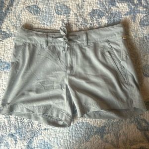Magellan Women’s Fishing Shorts Medium light grey